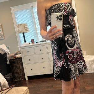 White House, Black market strapless dress, Size XS.